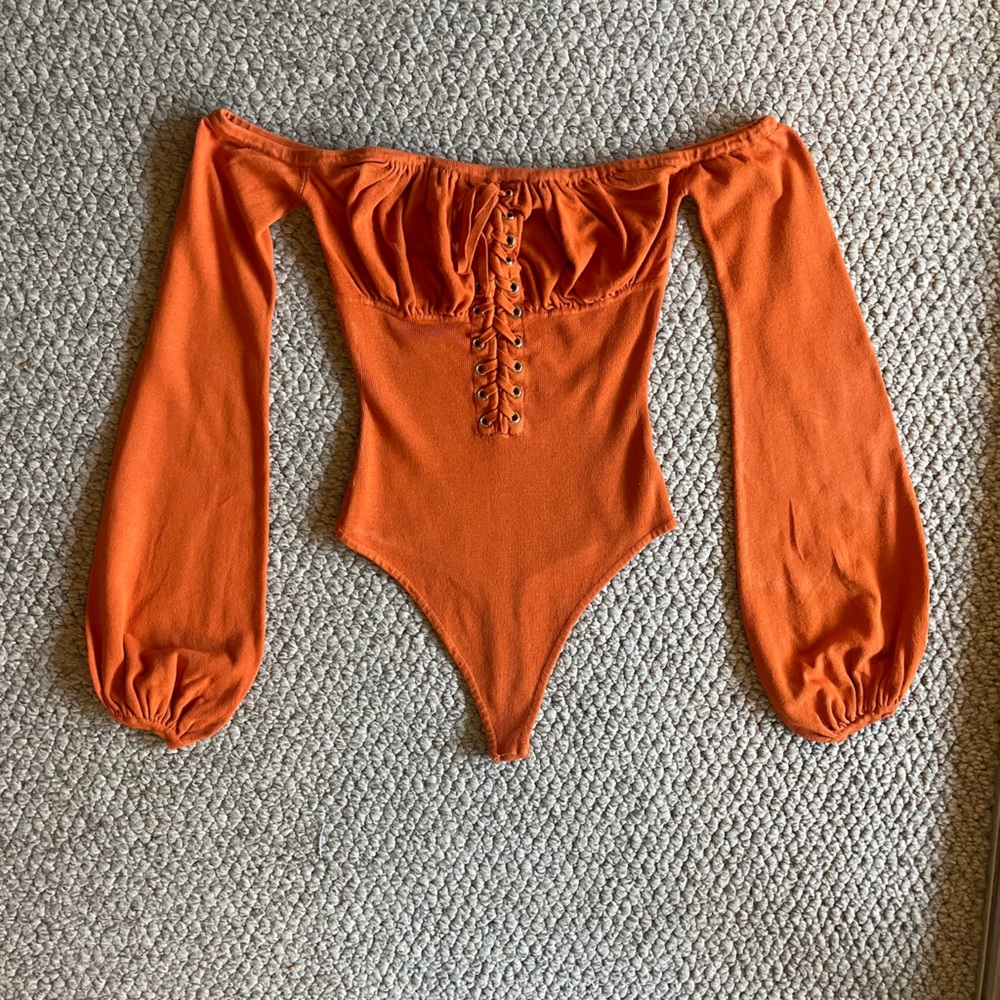 Hera Collection knit onesie top - Picture 3 of 4